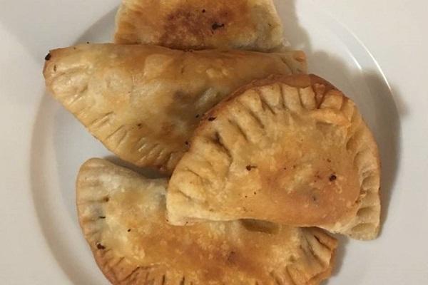 MINI EMPANADA DE CARNE PASABOCAS 